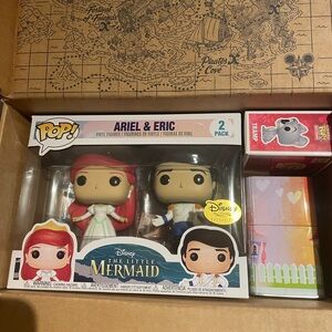 Funko Pop! Disney Treasures Box - Ever After Castle Eric & Ariel